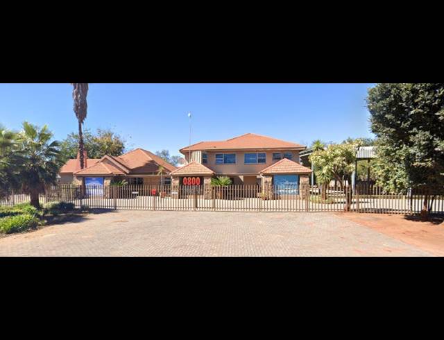 180M² OFFICE TO LET IN THREE RIVERS PROPER